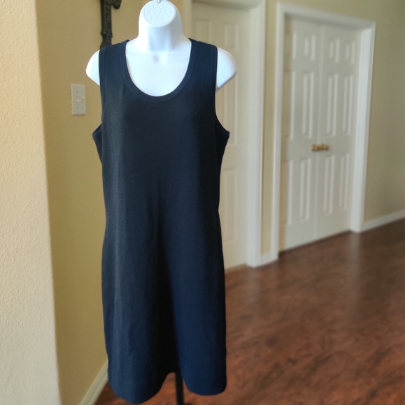 St John Black Sleeveless Dress w/Logo at Back - Picture 12 of 12